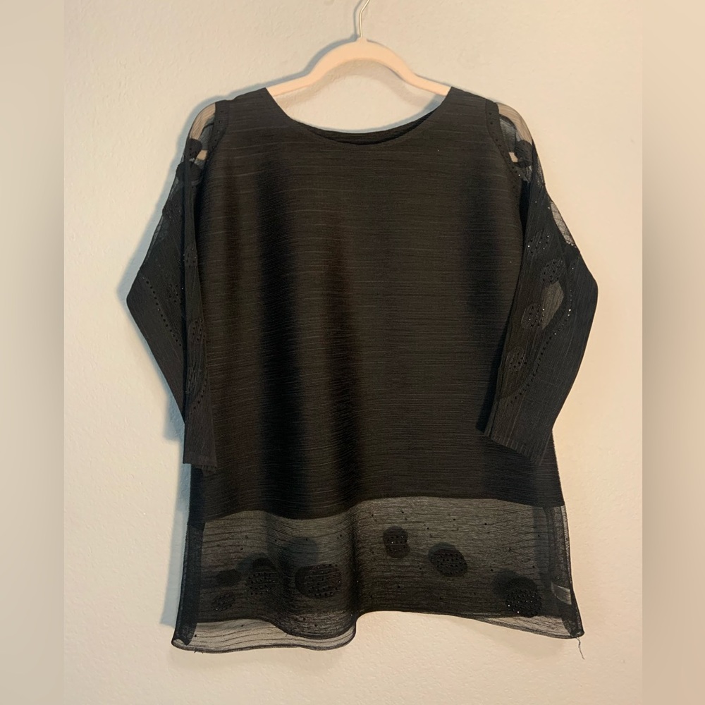 Minimalis Black Jewel-Studded Pleated Top w/ Lace Sleeves &Bottom🖤✨Wrinkle Free